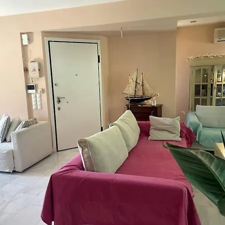 Lovely Maisonette & Parking-2