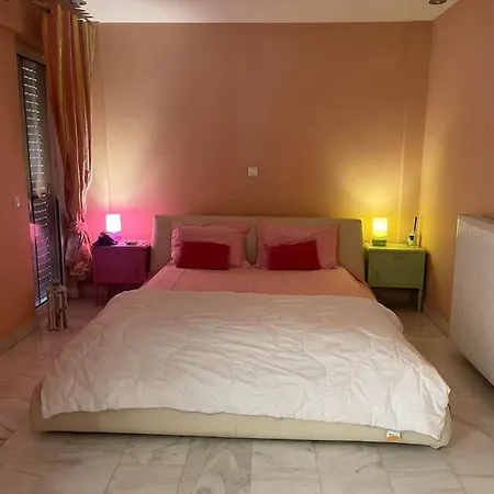 Lovely Maisonette & Parking-3